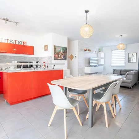 Le Petit Choiseul - Superb Bungalow Sleeps 6-3